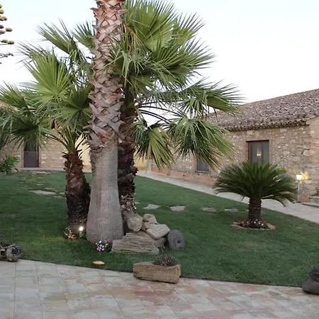 Russa Belladonna Caltagirone