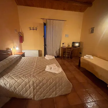 Russa Belladonna Farm stay Caltagirone