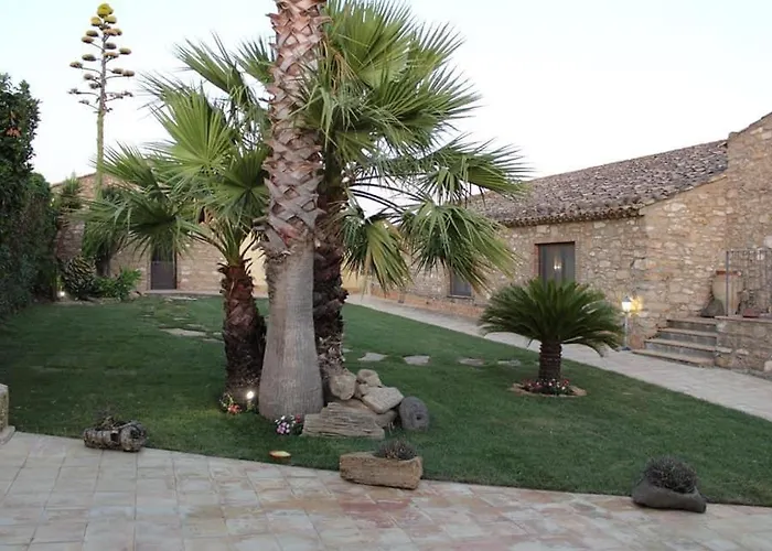 Russa Belladonna Caltagirone